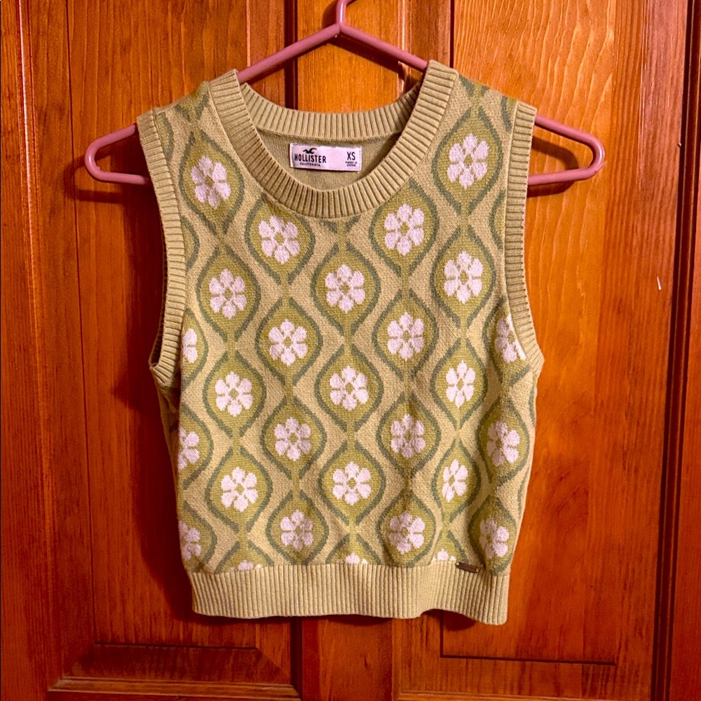 Hollister Olive Floral Knit Sleeveless Top